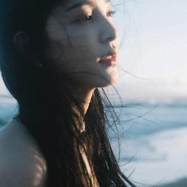 怪兽与女孩